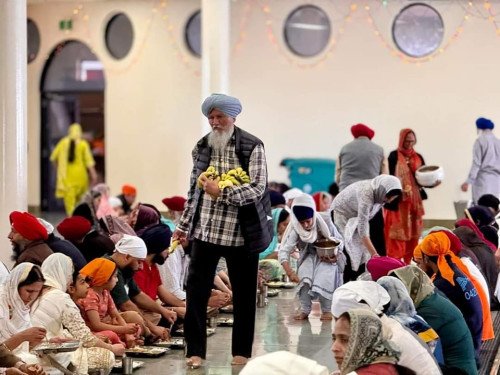 ਗੁਰੂ ਨਾਨਕ ਦੇਵ ਜੀ ਦੇ 555ਵੇਂ ਪ੍ਰਕਾਸ਼ ਦਿਹਾੜੇ ਮੌਕੇ ਦੇਸ਼ ਭਰ ਦੇ ਗੁਰਦੁਆਰਿਆਂ ਵਿੱਚ ਵਿਸ਼ੇਸ਼ ਦੀਵਾਨ