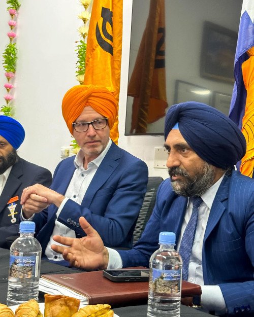 Greens Senator David Shoebridge attends Sikh community gatherings at Glenwood Gurdwara Sahib