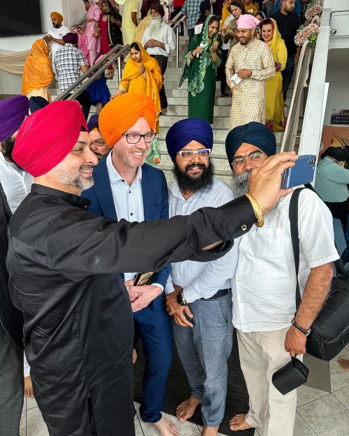 Greens Senator David Shoebridge attends Sikh community gatherings at Glenwood Gurdwara Sahib