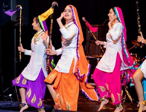 ਭੰਗੜੇ ਨੂੰ ਦਿਲੋਂ-ਜਾਨ ਨਾਲ ਚਾਹੁਣ, ਪਾਉਣ ਤੇ ਸਿਖਾਉਣ ਵਾਲਾ ਦਲਜਿੰਦਰ ਸਿੰਘ ਸੰਧੂ