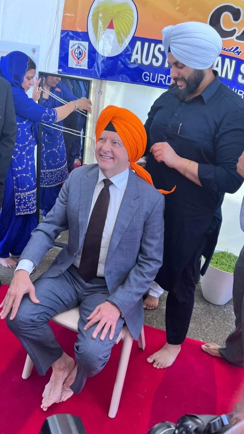 Prime Minister Anthony Albanese Pays Respects on Bandi Chhor Diwas at Gurdwara Sahib Glenwood
