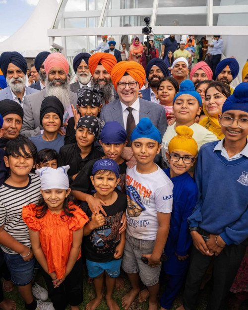 Prime Minister Anthony Albanese Pays Respects on Bandi Chhor Diwas at Gurdwara Sahib Glenwood