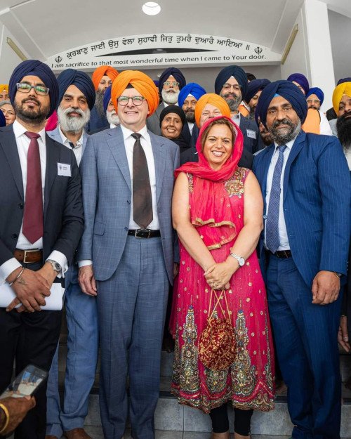 Prime Minister Anthony Albanese Pays Respects on Bandi Chhor Diwas at Gurdwara Sahib Glenwood