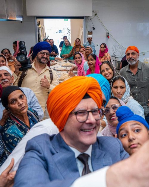 Prime Minister Anthony Albanese Pays Respects on Bandi Chhor Diwas at Gurdwara Sahib Glenwood