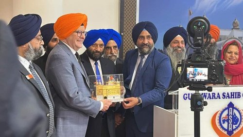 Prime Minister Anthony Albanese Pays Respects on Bandi Chhor Diwas at Gurdwara Sahib Glenwood