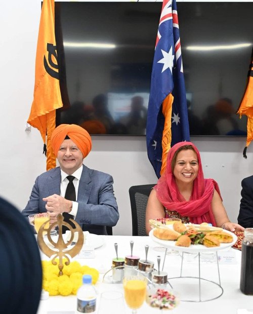 Prime Minister Anthony Albanese Pays Respects on Bandi Chhor Diwas at Gurdwara Sahib Glenwood