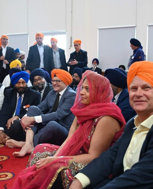 Prime Minister Anthony Albanese Pays Respects on Bandi Chhor Diwas at Gurdwara Sahib Glenwood