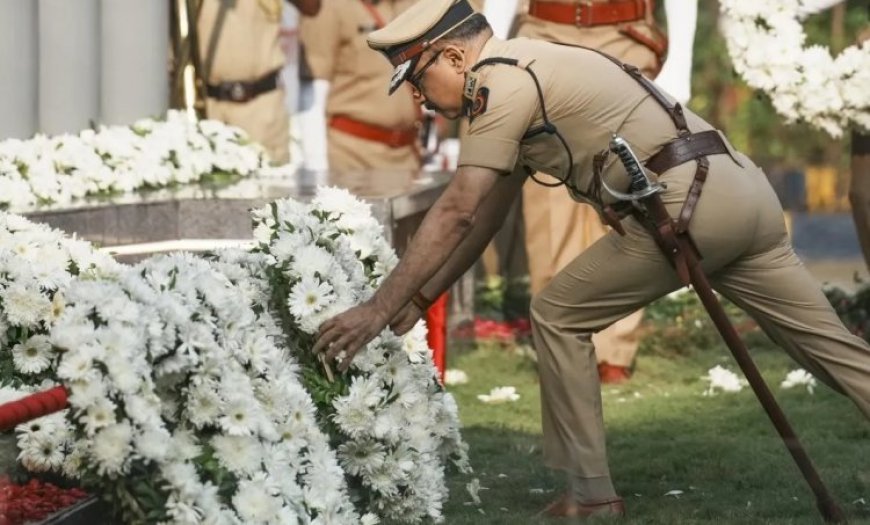 26/11 ਮੁੰਬਈ ਹਮਲੇ ਦੀ ਬਰਸੀ: ਸ਼ਹੀਦਾਂ ਨੂੰ ਰਾਸ਼ਟਰਪਤੀ ਤੇ ਅਗਵਾਈਆਂ ਵੱਲੋਂ ਸ਼ਰਧਾਂਜਲੀਆਂ