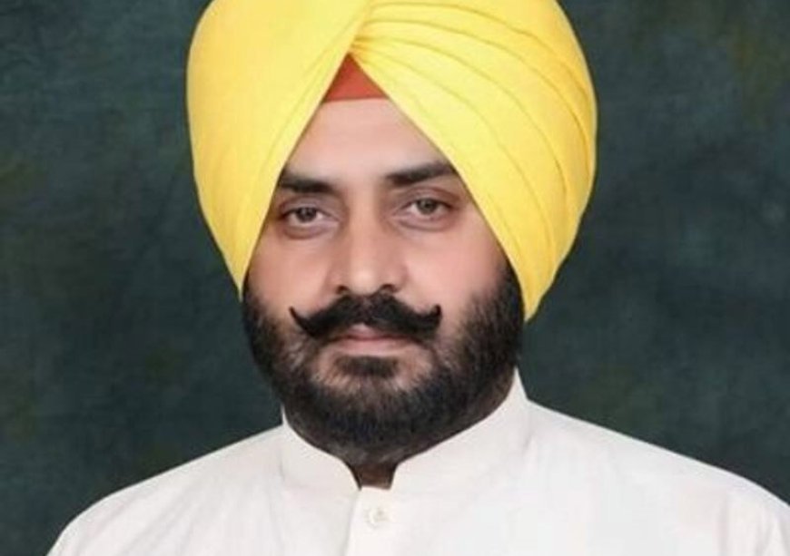 ਫਰਾਰ ਆਪ ਵਿਧਾਇਕ ਪਠਾਣਮਾਜਰਾ ਦਾ ਨਵਾਂ ਵੀਡੀਓ ਵਾਇਰਲ: ਭਤੀਜੇ ਨੂੰ ਜਨਮਦਿਨ ਮੁਬਾਰਕਾਂ ਦਿੱਤੀਆਂ ਅਤੇ ਜਲਦੀ ਮੁੜ ਮਿਲਣ ਦੀ ਇੱਛਾ ਜ਼ਾਹਰ